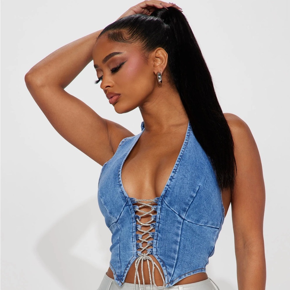 Givin' Looks Denim Top Medium Wash- Size XS.